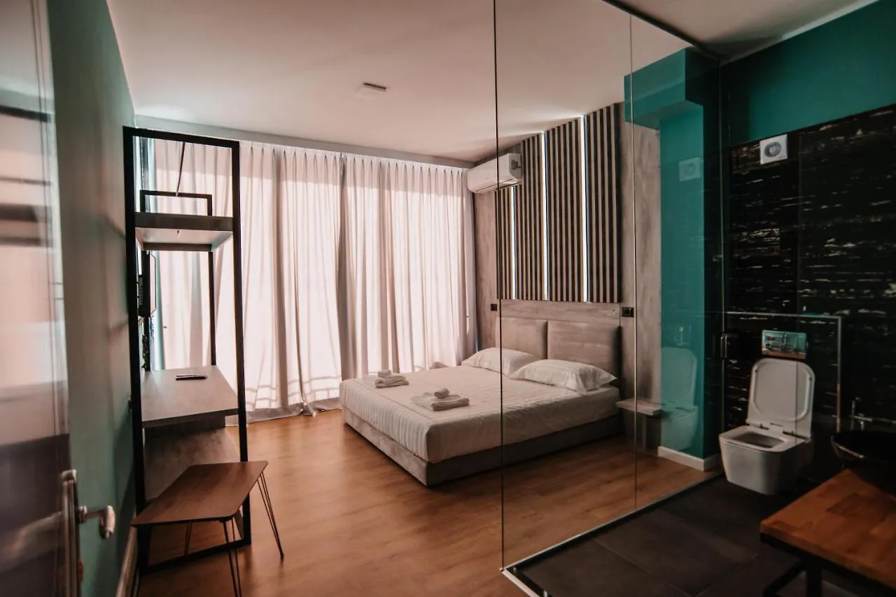 Inn Hotel Vlore 4*, Kanine Albania