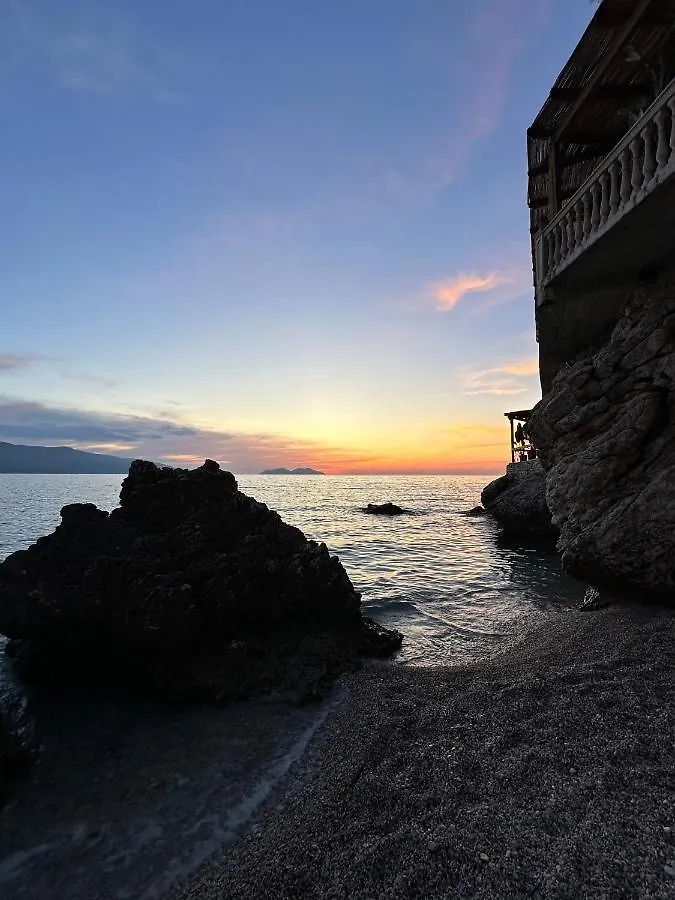 Inn Hotel Vlore  Kanine